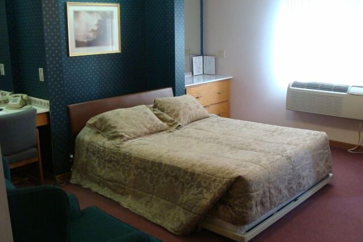 Room 28 of 40