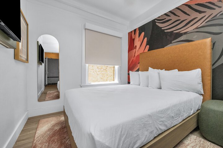 Room 25 of 100