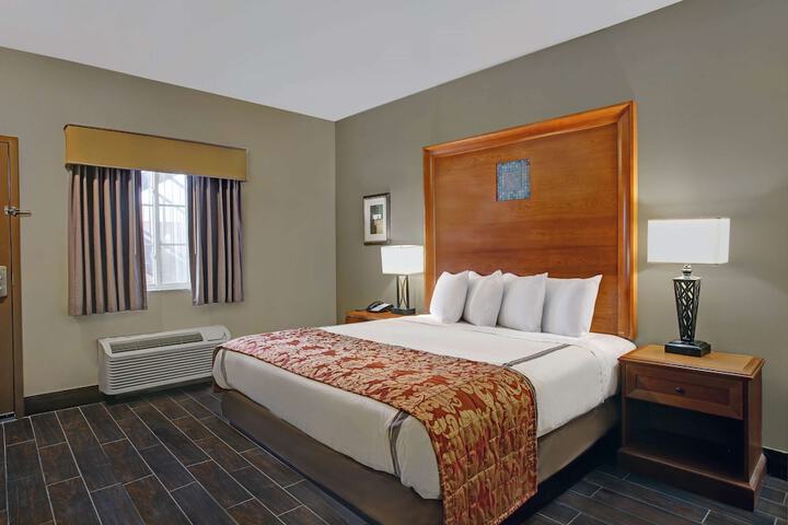 Room 25 of 48