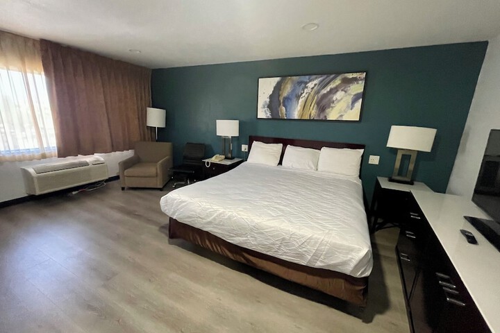 Room 16 of 39