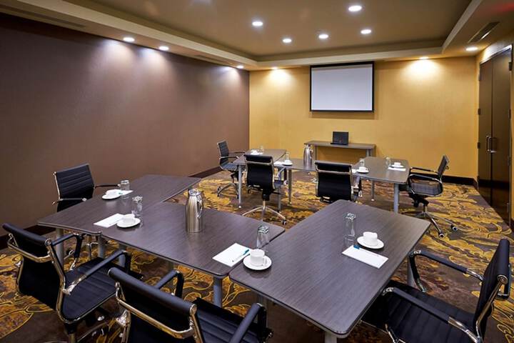 Homewood Suites by Hilton Hamilton Ontario, Canada
