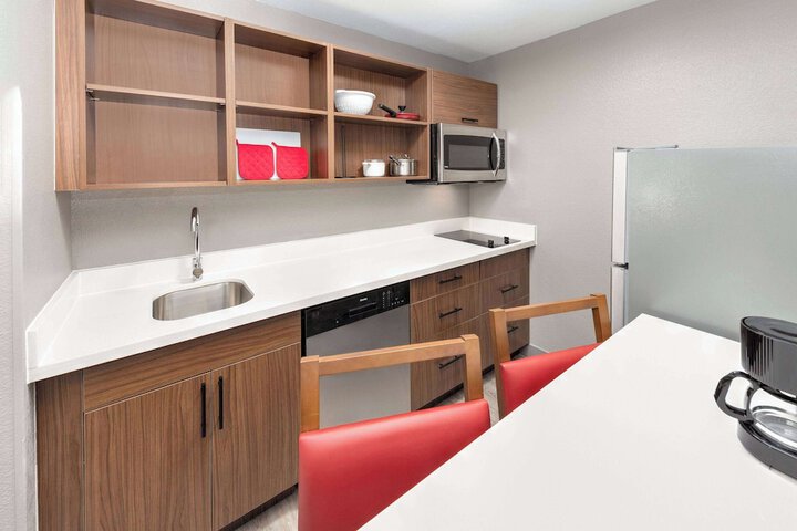 Hawthorn Extended Stay by Wyndham Bedford / Dallas
