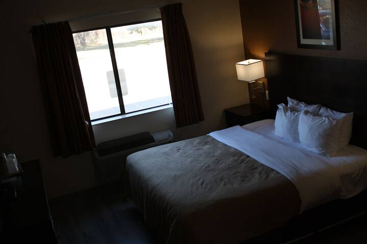 Room 100 of 129