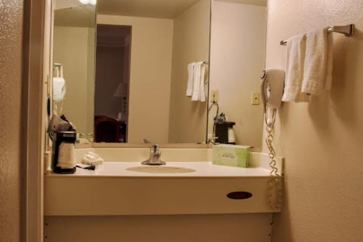 Room 8 of 15