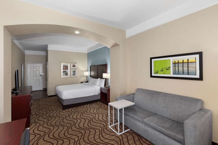 Room 15 of 40