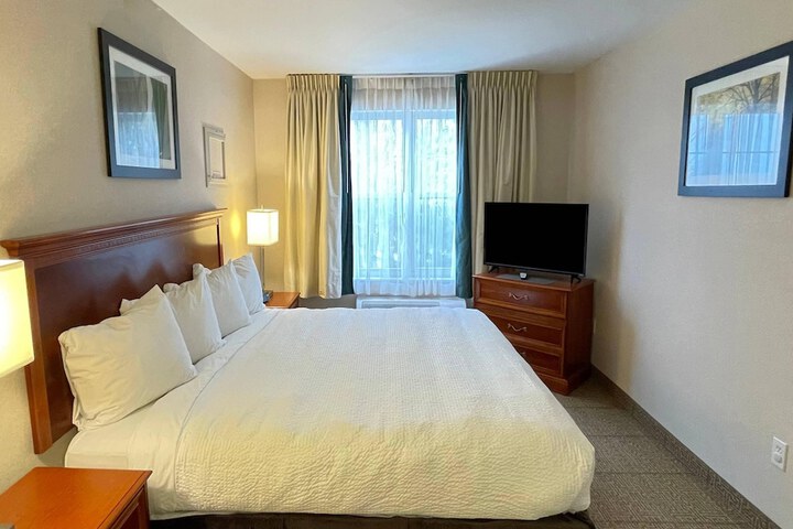 Smart Suites an Ascend Collection Hotel