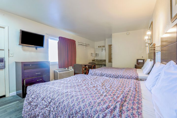 Whispering Pines by Hotel O Whitestone VA