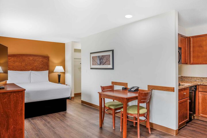 Days Inn & Suites by Wyndham Sherwood Park Edmonton