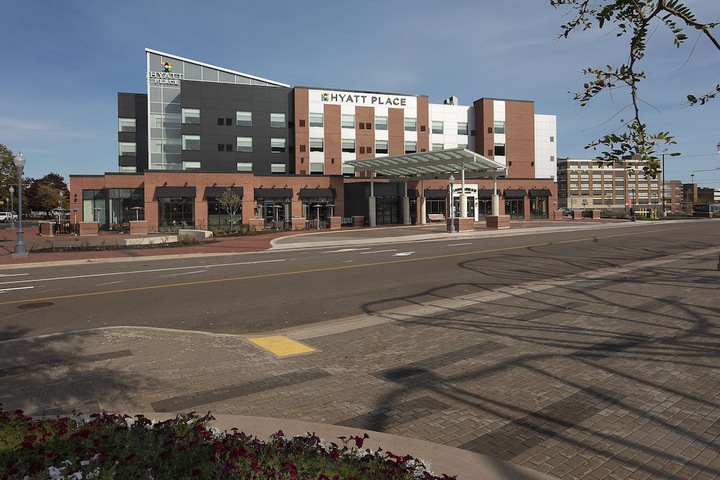 Hotel 7 of 64