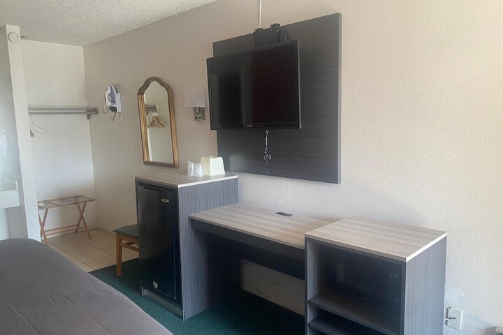 Room 21 of 57