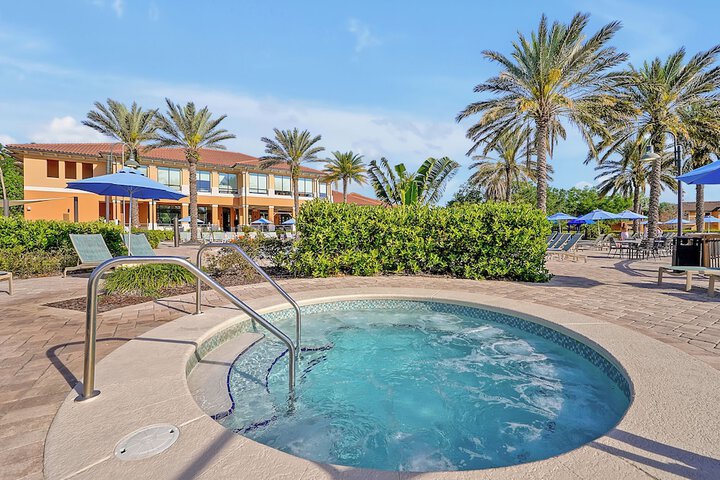 Regal Oaks Resort Vacation Townhomes by IDILIQ