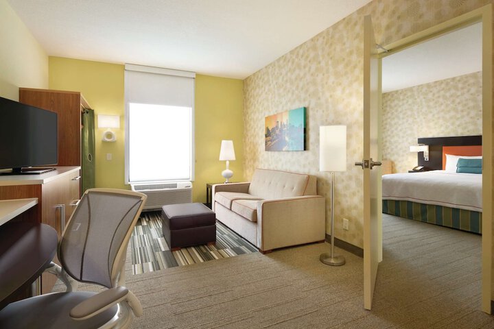 Room 10 of 36