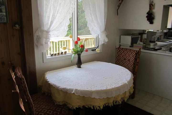 The Cozy Cubbyhole B & B
