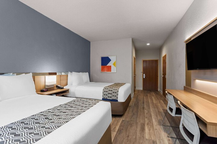 Room 16 of 37
