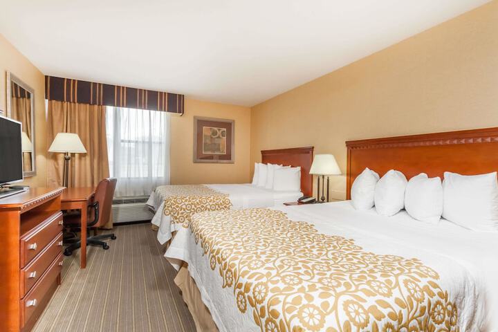 Days Inn by Wyndham Windsor Locks / Bradley Intl Airport