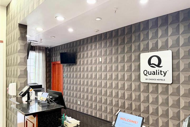 QUALITY INN AND SUITES