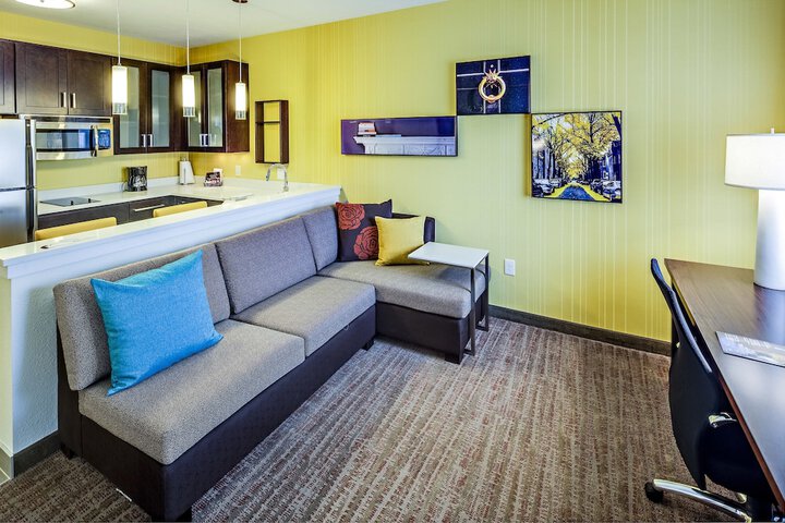 Residence Inn Akron South / Green