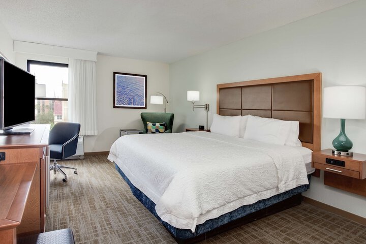 Room 21 of 34