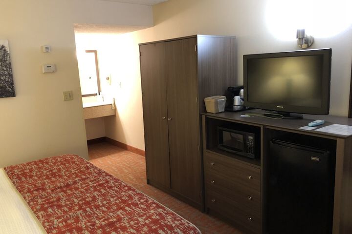 Room 6 of 22