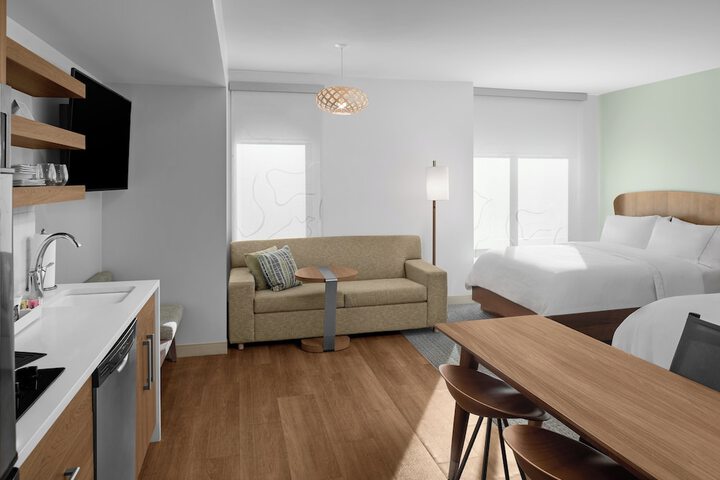Room 72 of 96
