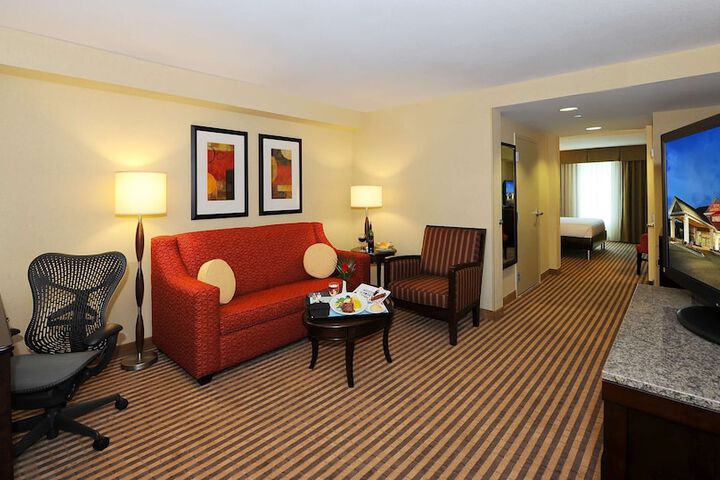 Room 28 of 53