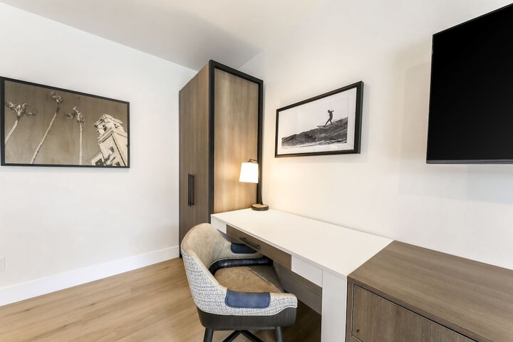 Room 46 of 80