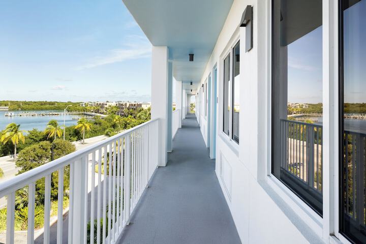 Blue Flamingo Resort Key West