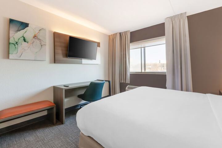 Room 15 of 36