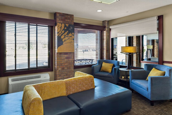 Hotel Interior 7 of 39