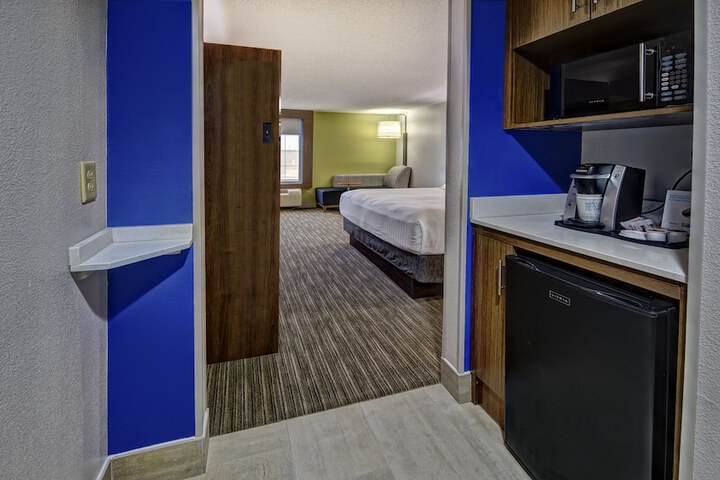 Room 18 of 30