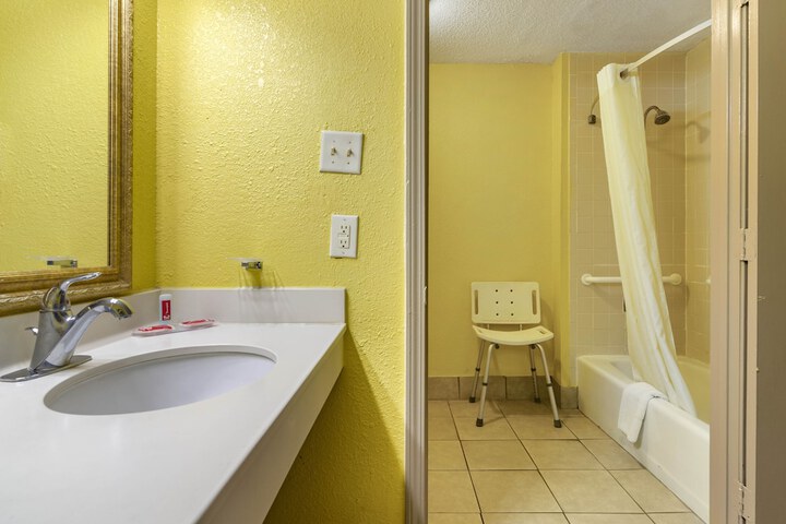 Room 16 of 53