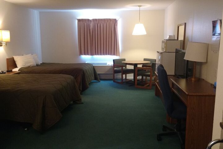 Room 9 of 12