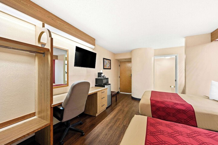 Room 19 of 44