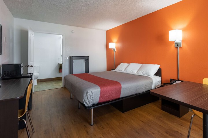 Motel 6 Bryan TX - University Area