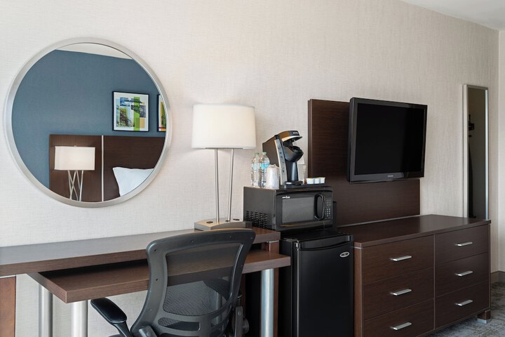 Room 44 of 76
