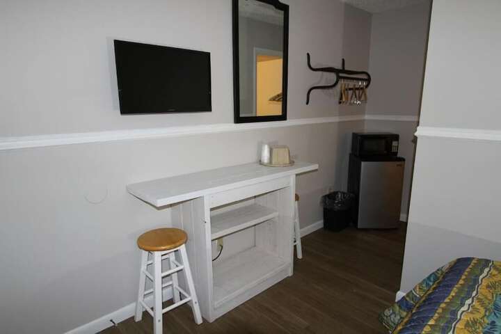 Room 32 of 49