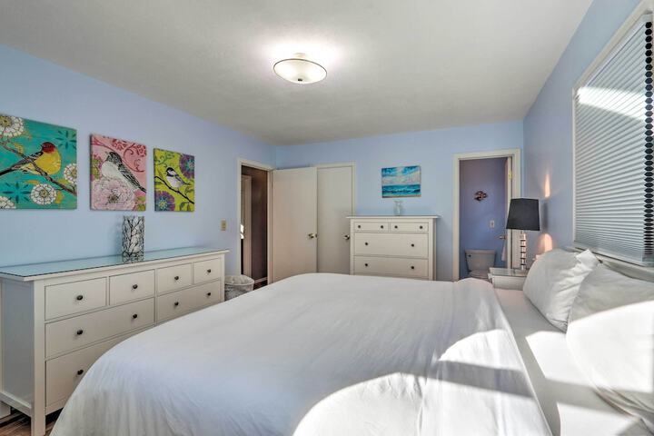 Family-friendly Woodbury Home With Yard + Deck!