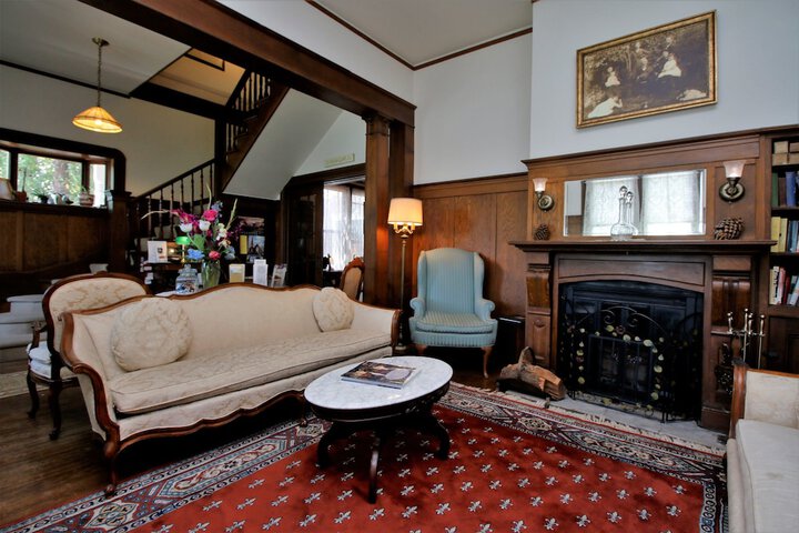 Bradford Place Inn & Gardens