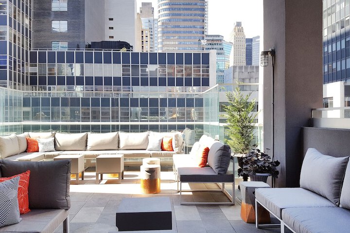 Lounge 59 of 64