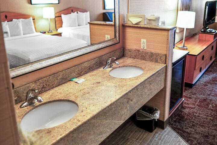 Crystal Inn Hotel & Suites Midvalley