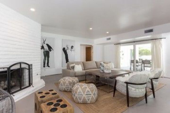 3Br 2BA Modern Luxury House by RedAwning