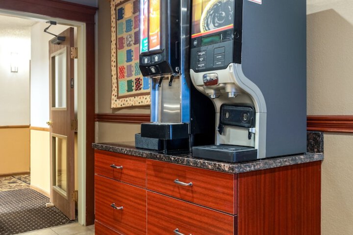 Norland Inn and Suites Roseau