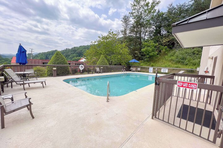 Pool 4 of 40