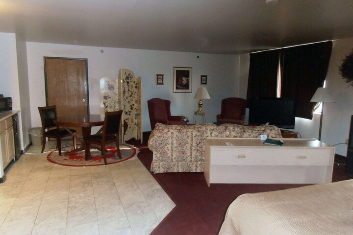 Room 11 of 25