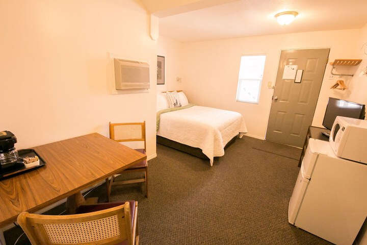 Mountain Springs Motel