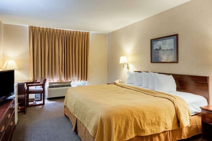 Room 4 of 23