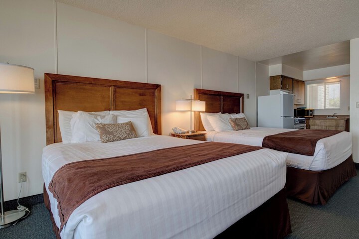 Ester Lee Oceanview Inn