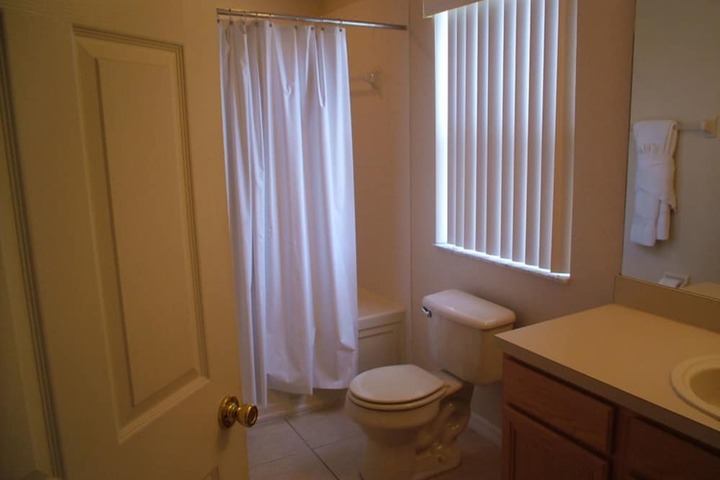 Room 13 of 18