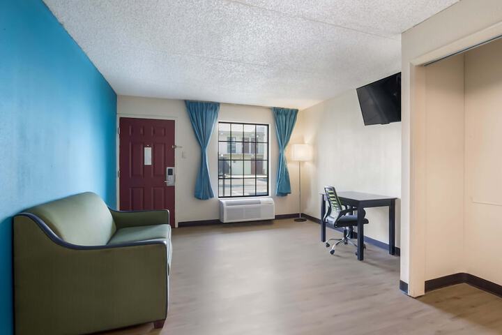 Room 18 of 36