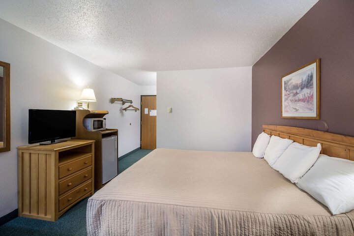 Room 13 of 33